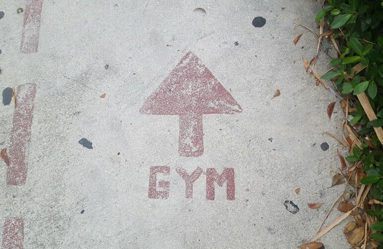 Arrow indicating gym ahead